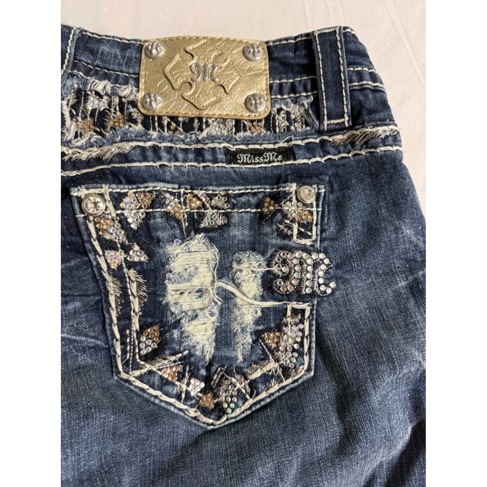 Miss Me Mid Rise Easy Cropped Jeans Dark Wash Rhinestone Embellished Size 28 - Picture 6 of 10